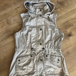 YMI Beige Zip-Up and Button-Up Vest